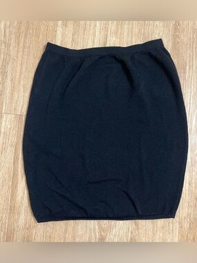 St. John Black Knit Fitted Pencil Skirt
